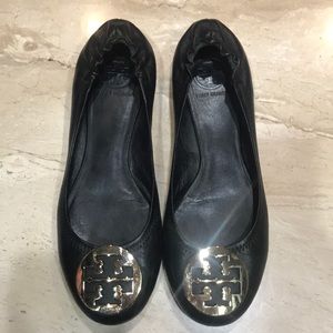 TORY BURCH flats.Barely worn.Like brand new.